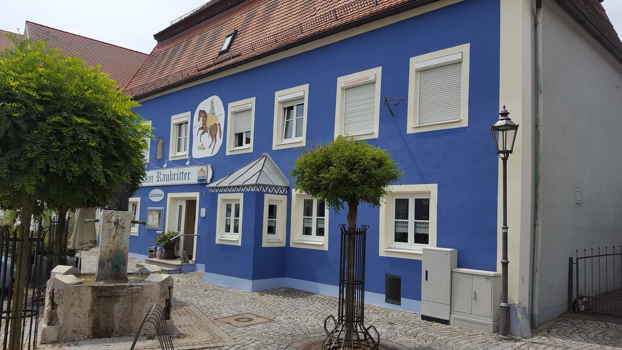 Pension "Zum Raubritter" Langquaid Exterior photo
